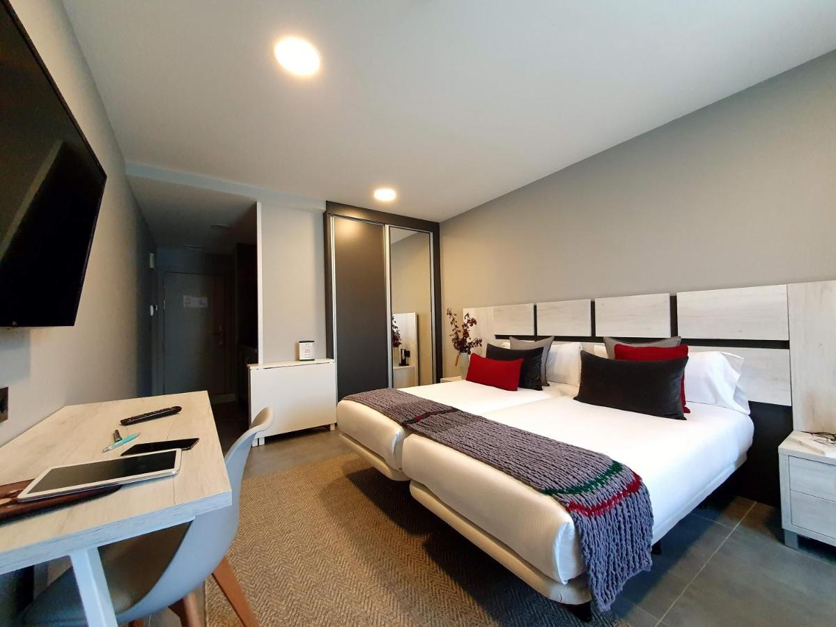 Apartahotel 5Dos5 Oviedo Eksteriør billede
