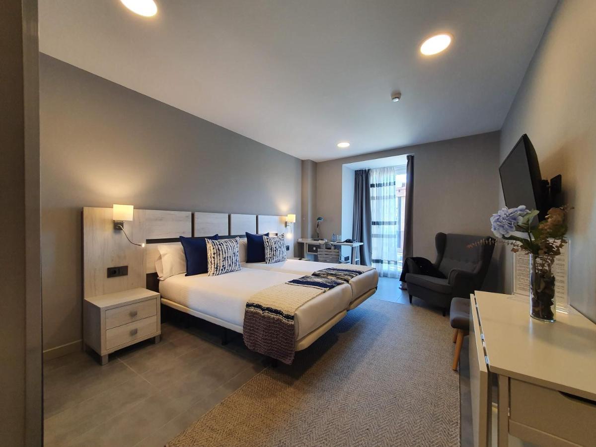 Apartahotel 5Dos5 Oviedo Eksteriør billede