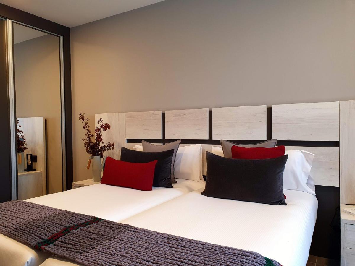 Apartahotel 5Dos5 Oviedo Eksteriør billede
