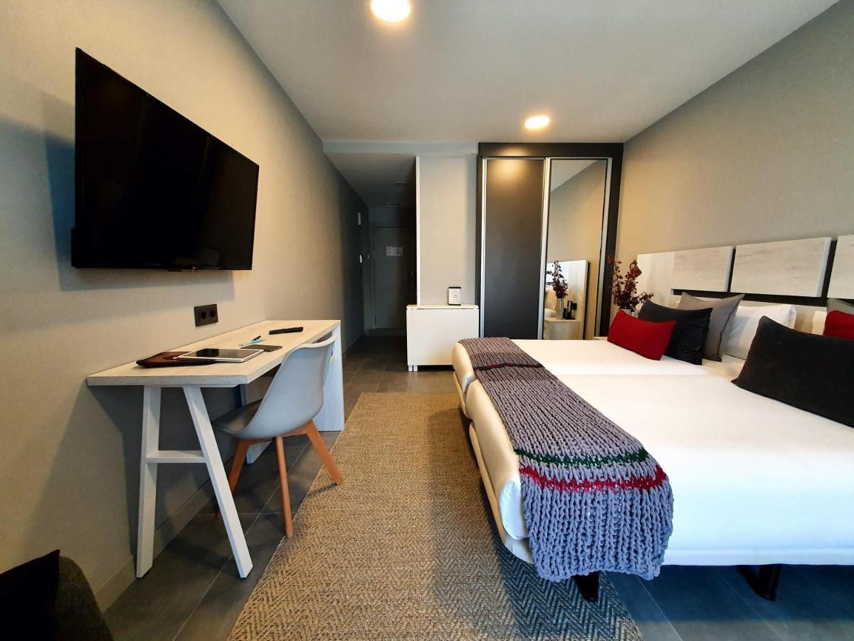 Apartahotel 5Dos5 Oviedo Eksteriør billede