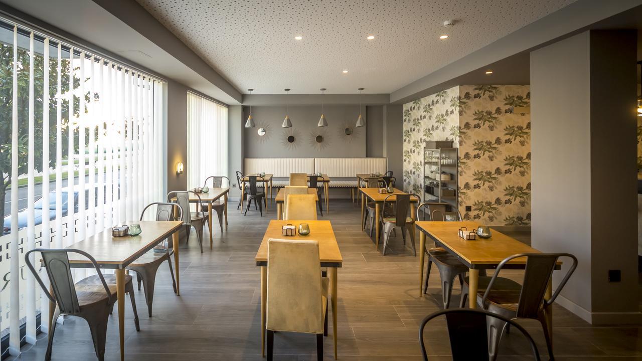 Apartahotel 5Dos5 Oviedo Eksteriør billede