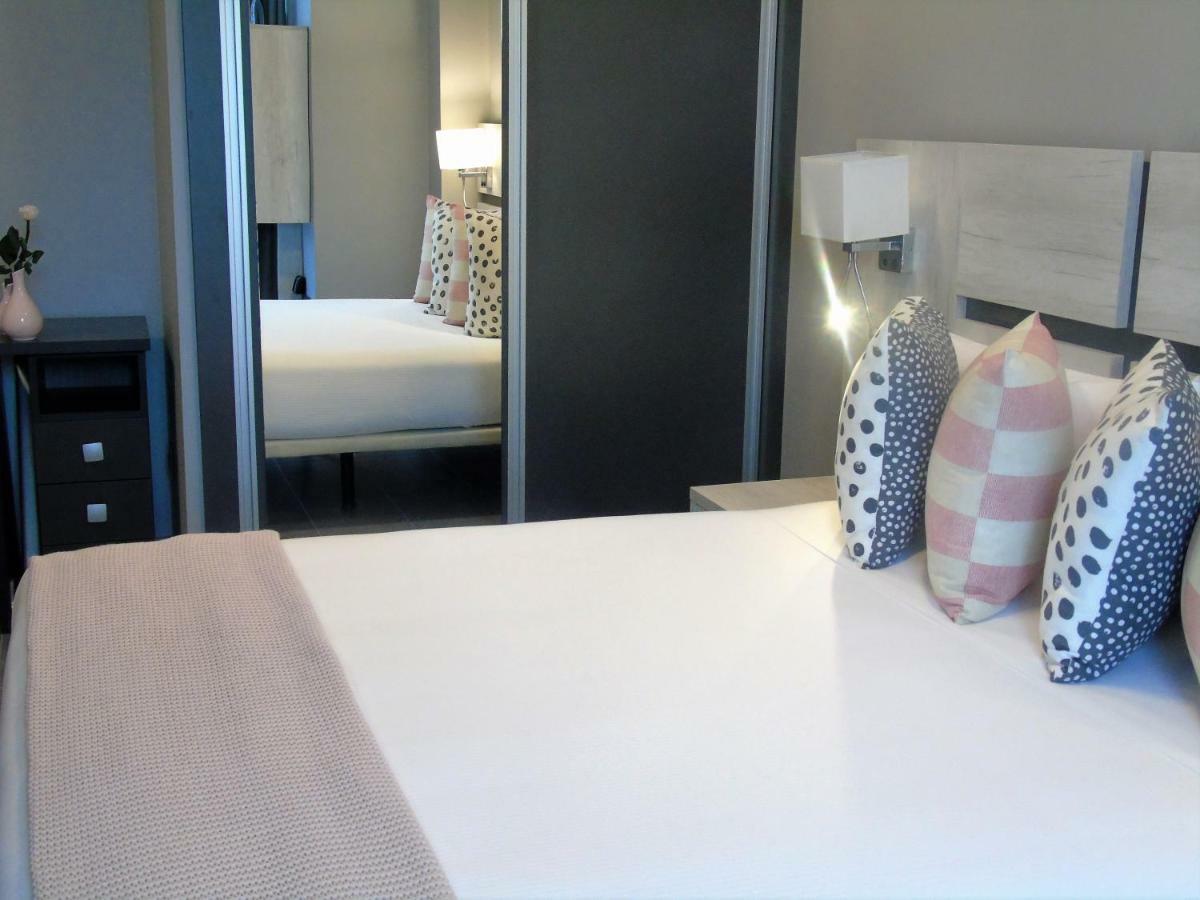 Apartahotel 5Dos5 Oviedo Eksteriør billede