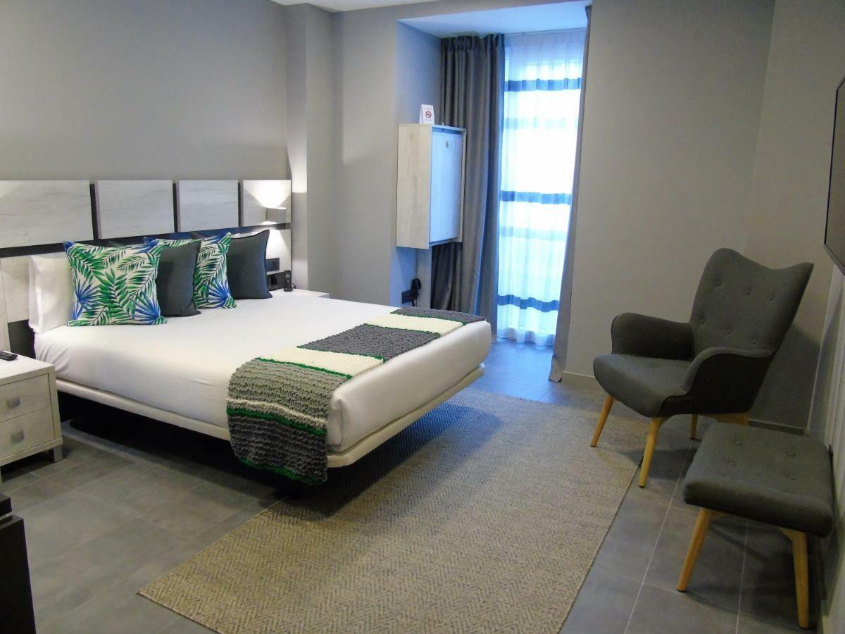 Apartahotel 5Dos5 Oviedo Eksteriør billede