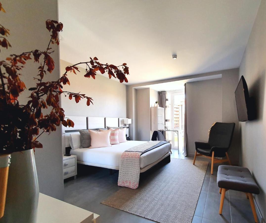 Apartahotel 5Dos5 Oviedo Eksteriør billede